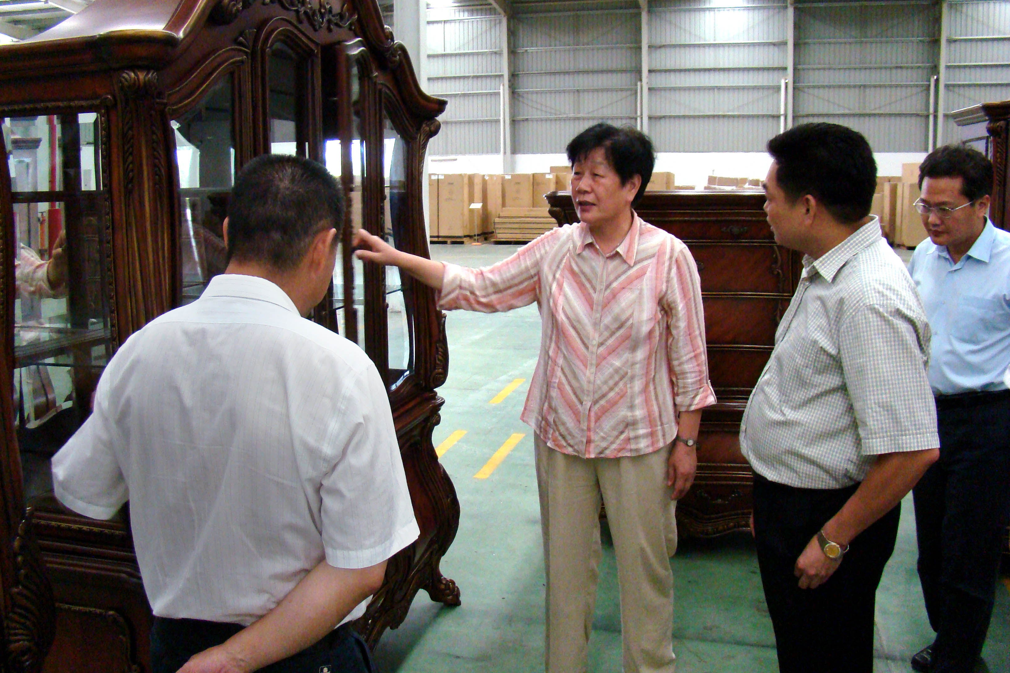 福建省政协主席梁绮萍参观调研